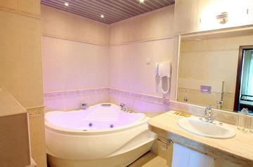 ефир Къща за гости 4*